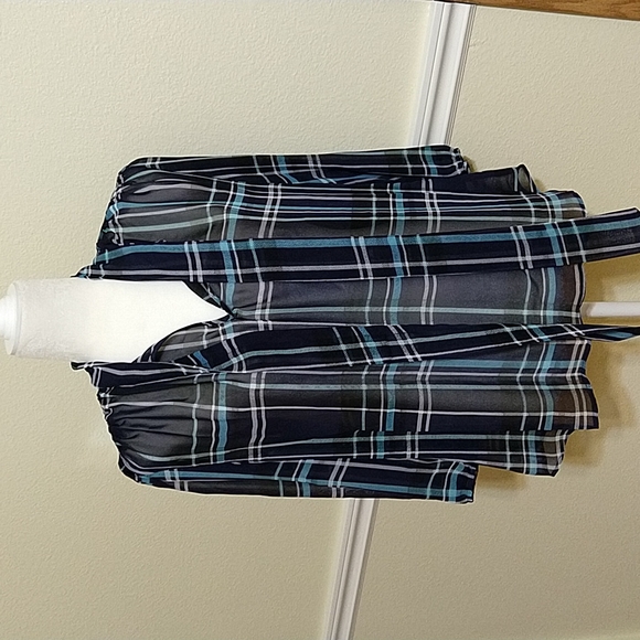 ❗SOLD❗New York & Company Sheer Blouse - Picture 5 of 9